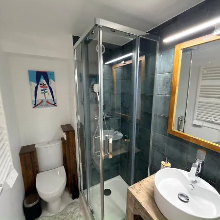 Avec Coin Nuit En Mezzanine La Foux D'allos Appartement Allos
