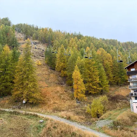 Avec Coin Nuit En Mezzanine La Foux D'allos *
