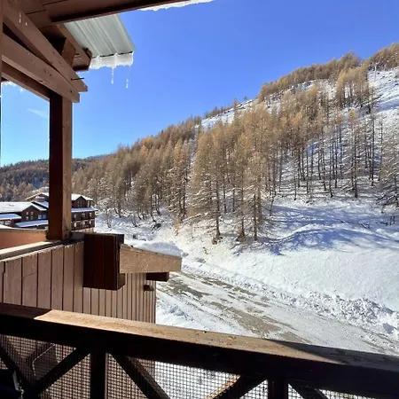 Avec Coin Nuit En Mezzanine La Foux D'allos