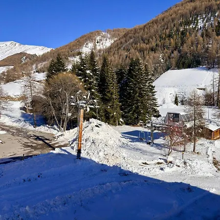 Avec Coin Nuit En Mezzanine La Foux D'allos Appartement Allos
